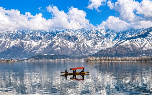 Kashmir Holiday Package — Srinagar Gulmarg Sonmarg Dal Lake